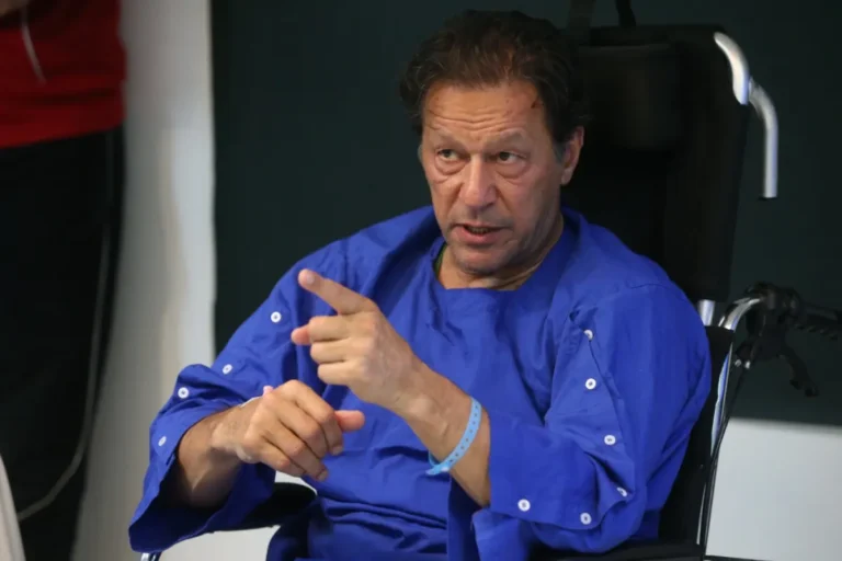 Imran Khan receives fourth dose of eye injection: PIMS