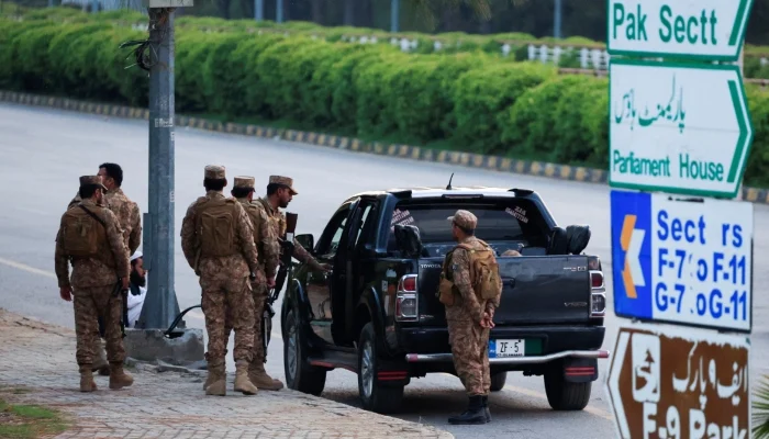 Islamabad locks down as Pakistan prepares for crucial US-Iran peace talks