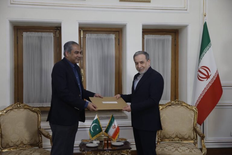 Naqvi meets Araghchi in Tehran, conveys CDF Munir’s message to Iran’s supreme leader