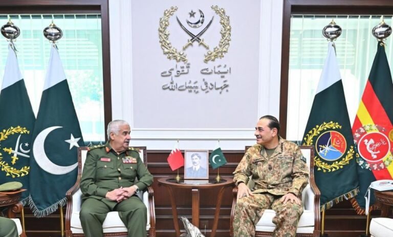 Bahrain commander meets CDF Munir to discuss military cooperation: ISPR